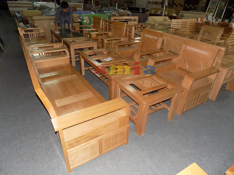 Hình ảnh cho mẫu sofa gỗ Sồi đẹp được bán và trưng bày tại showroom Nội thất AmiA