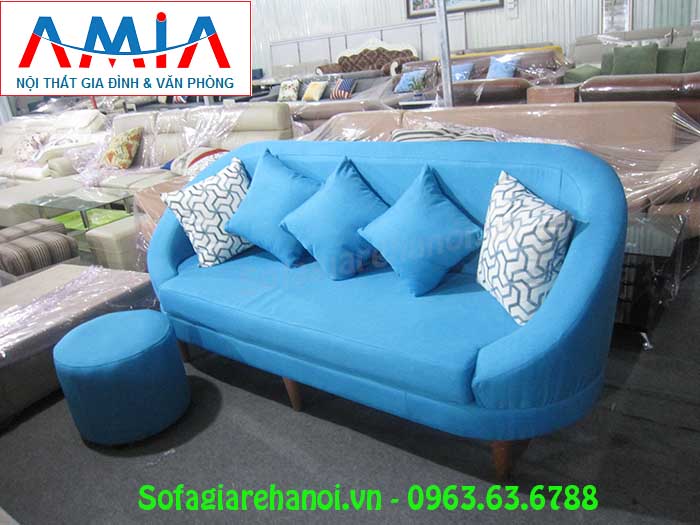 Hình ảnh mẫu sofa văng nỉ 1m8 đẹp mê ly với gam màu xanh cô ban tinh tế, nhẹ nhàng