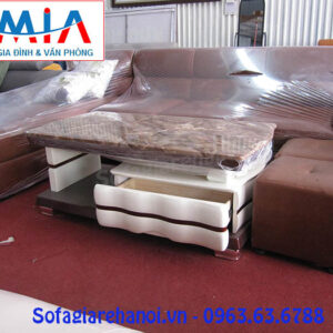 Hình ảnh mẫu bàn trà sofa đẹp đang được trưng bày tại Tổng kho Nội thất AmiA