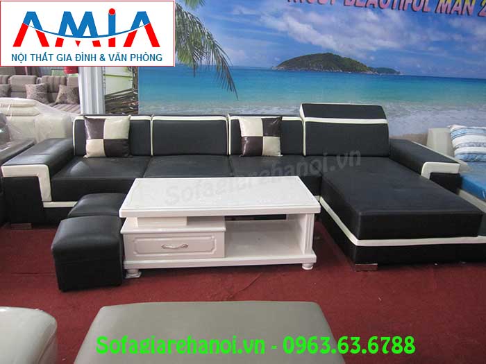 Hình ảnh mẫu bàn trà sofa kính màu trắng đẹp hiện đại khi kết hợp cùng bộ ghế sofa phòng khách màu đen