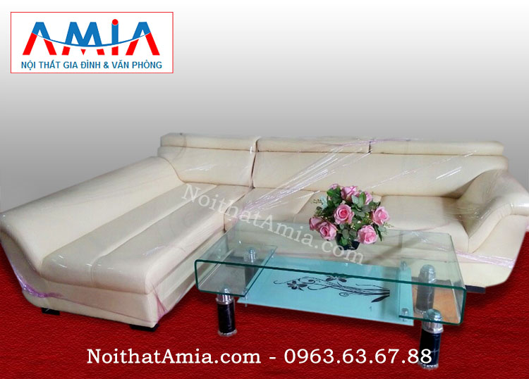 Hình ảnh chụp thực tế mẫu bàn trà kính cùng ghế sofa da đẹp