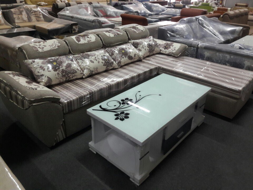 Hình ảnh cho mẫu bàn trà sofa đẹp hiện đại được bài trí cùng bộ ghế sofa góc nỉ chữ L