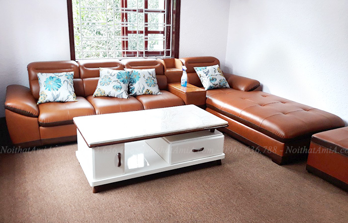 Hình ảnh Bộ bàn ghế sofa da đẹp bài trí trong phòng khách gọn gàng, xinh xắn