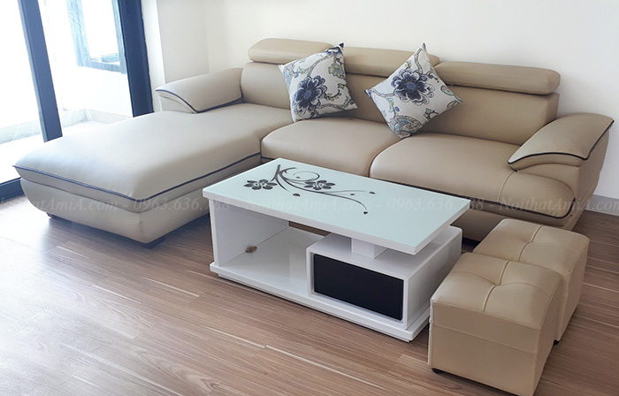 Hình ảnh Ghế sofa da đẹp hiện đại kết hợp bàn trà đẹp bài trí trong phòng khách gia đình