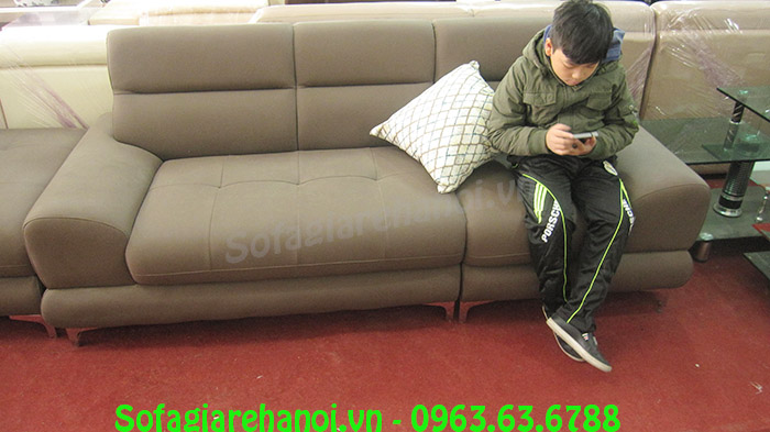 Hình ảnh mẫu ghế sofa nhỏ gọn đẹp hiện đại với gam màu nâu sang trọng