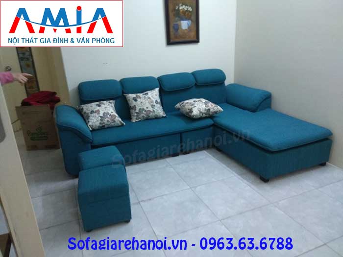 Hình ảnh mẫu ghế sofa nỉ góc chữ L với gam màu xanh thật độc đáo và mới lạ