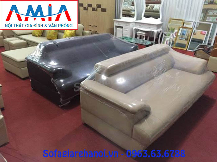 Hình ảnh các mẫu ghế sofa văng da đẹp đang được bán và trưng bày tại Tổng kho Nội thất AmiA