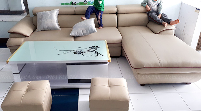 Hình ảnh Sofa da chữ L đẹp kết hợp cùng bàn trà kính đẹp