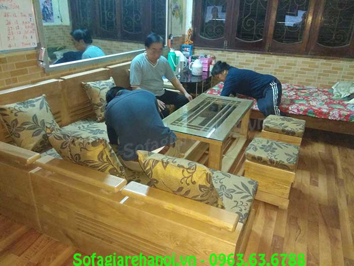 Hình ảnh mẫu bàn ghế sofa gỗ phòng khách đẹp khi được tích hợp phần nệm mút hiện đại và sang trọng